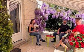 Le Petit Paradis